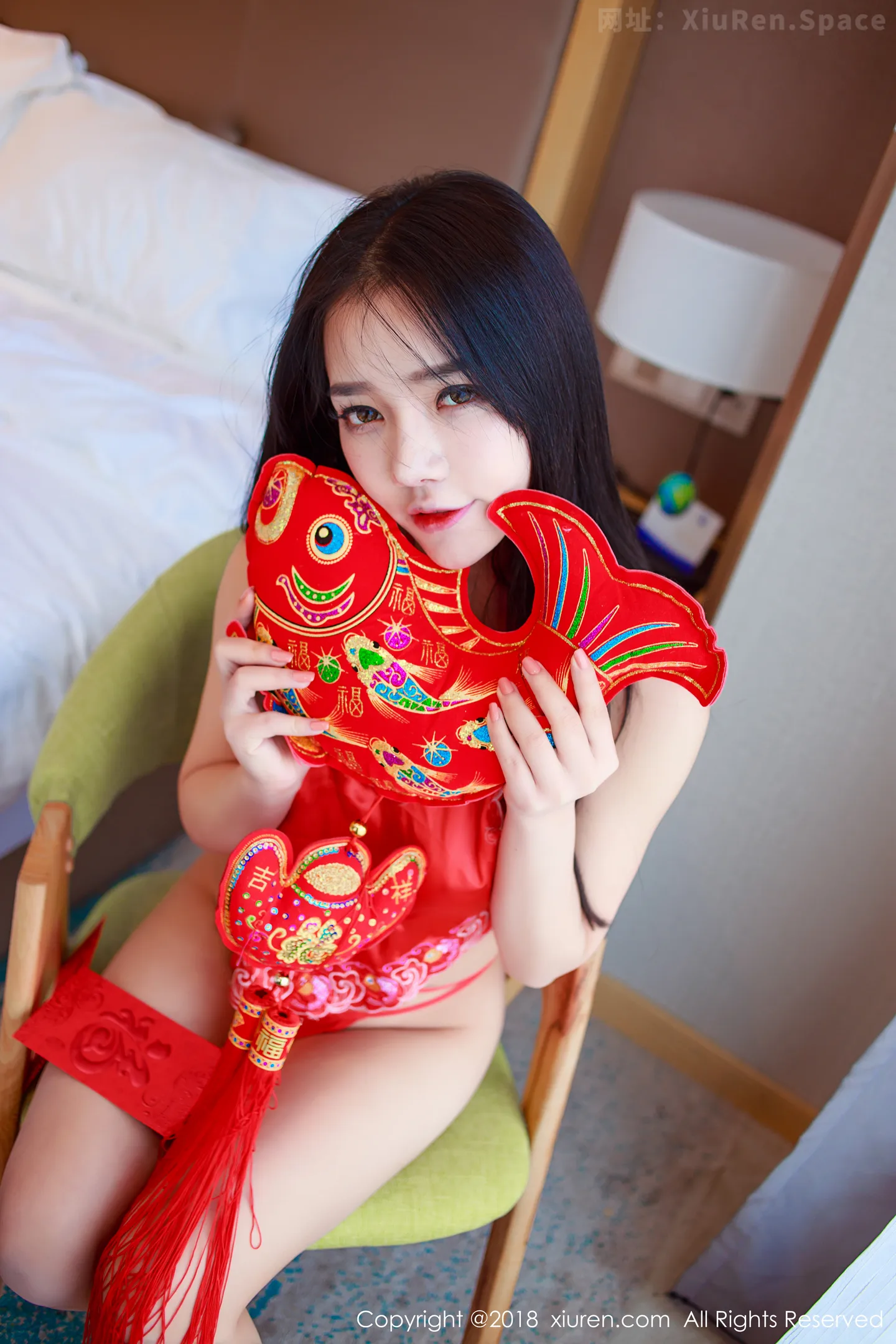 图片[3]-[XiuRen秀人网]VOL.921 嫩模夏雪爱红肚兜配红色丁字裤大尺度半脱秀美乳诱惑写真54P-秀人网官方网站